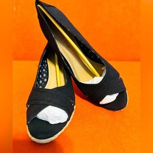 CHARTER CLUB WEDGE SHOE